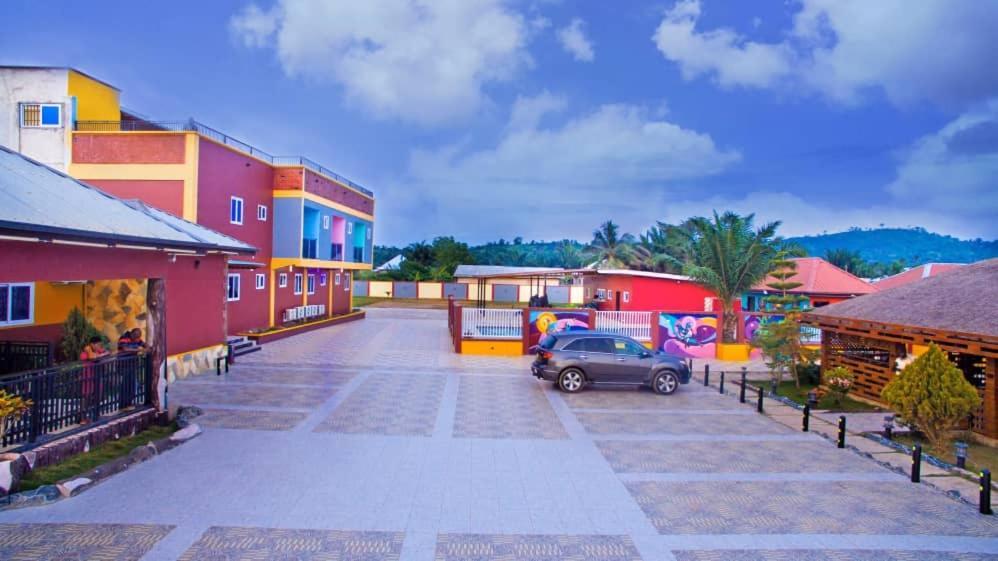 Kikis Court Resort Hohoe Bagian luar foto